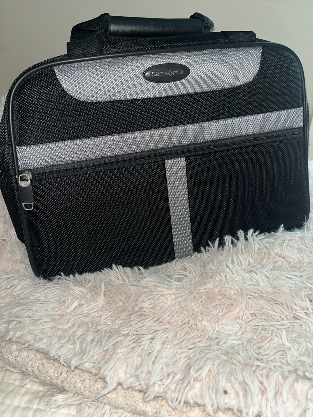 Samsonite Black and Gray Softsided carryon